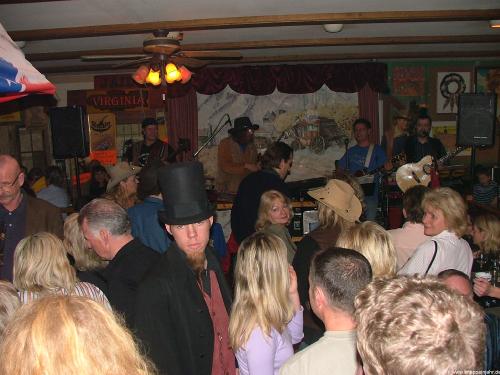 Virginia Saloon 16