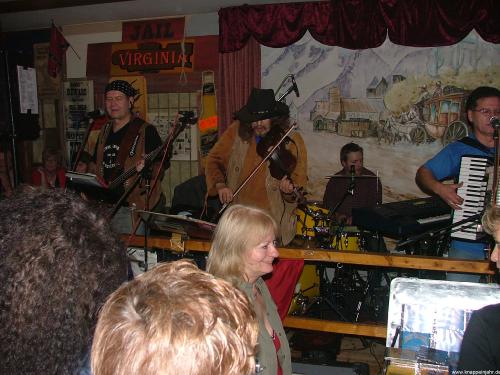 Virginia Saloon 24